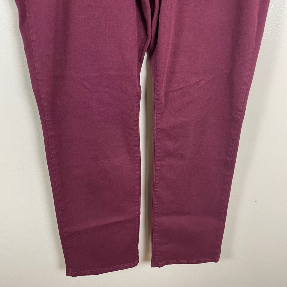 Levi's Women's 16W M Classic Straight Mid Rise Jeans Burgundy 236480063 NWT - Picture 4 of 13